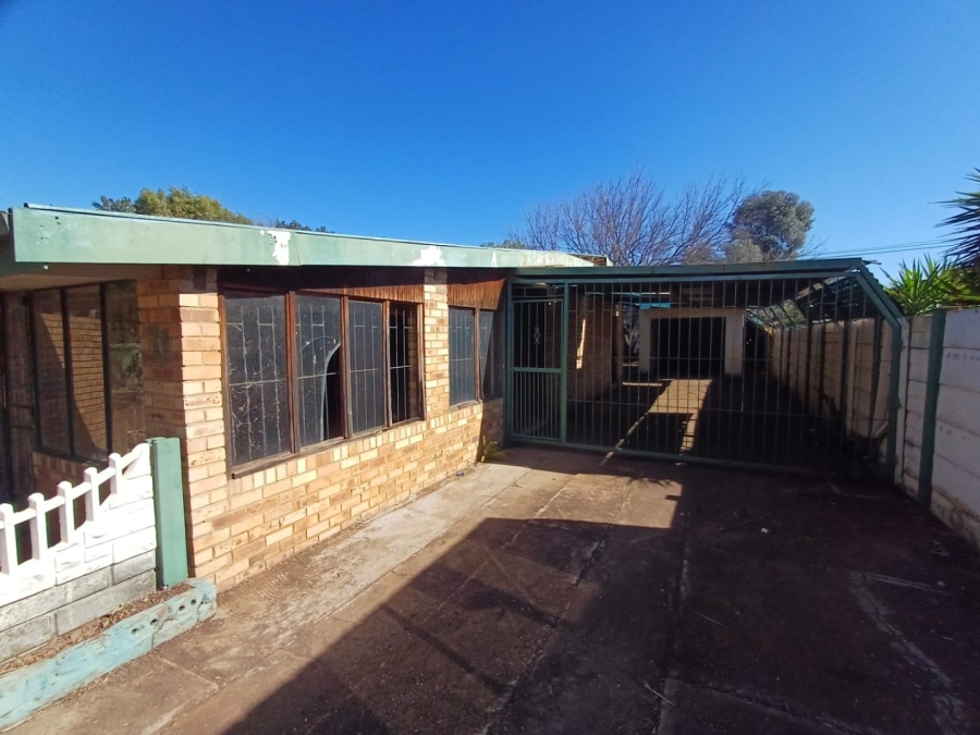 4 Bedroom Property for Sale in Lourenspark North West